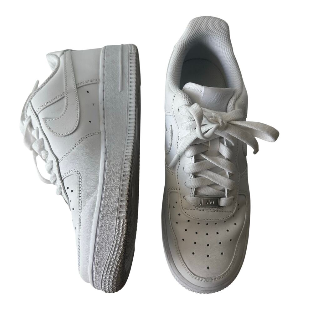 Nike (7) Air Force 1 '07 Triple White Low-Top Leather Sneakers Sporty Chic